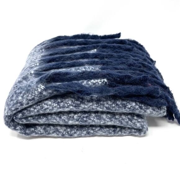 Renne's NYC Women's Soft Plush Scarf in Navy & White Rectangle Scarf w/ Fringe - Picture 2 of 7